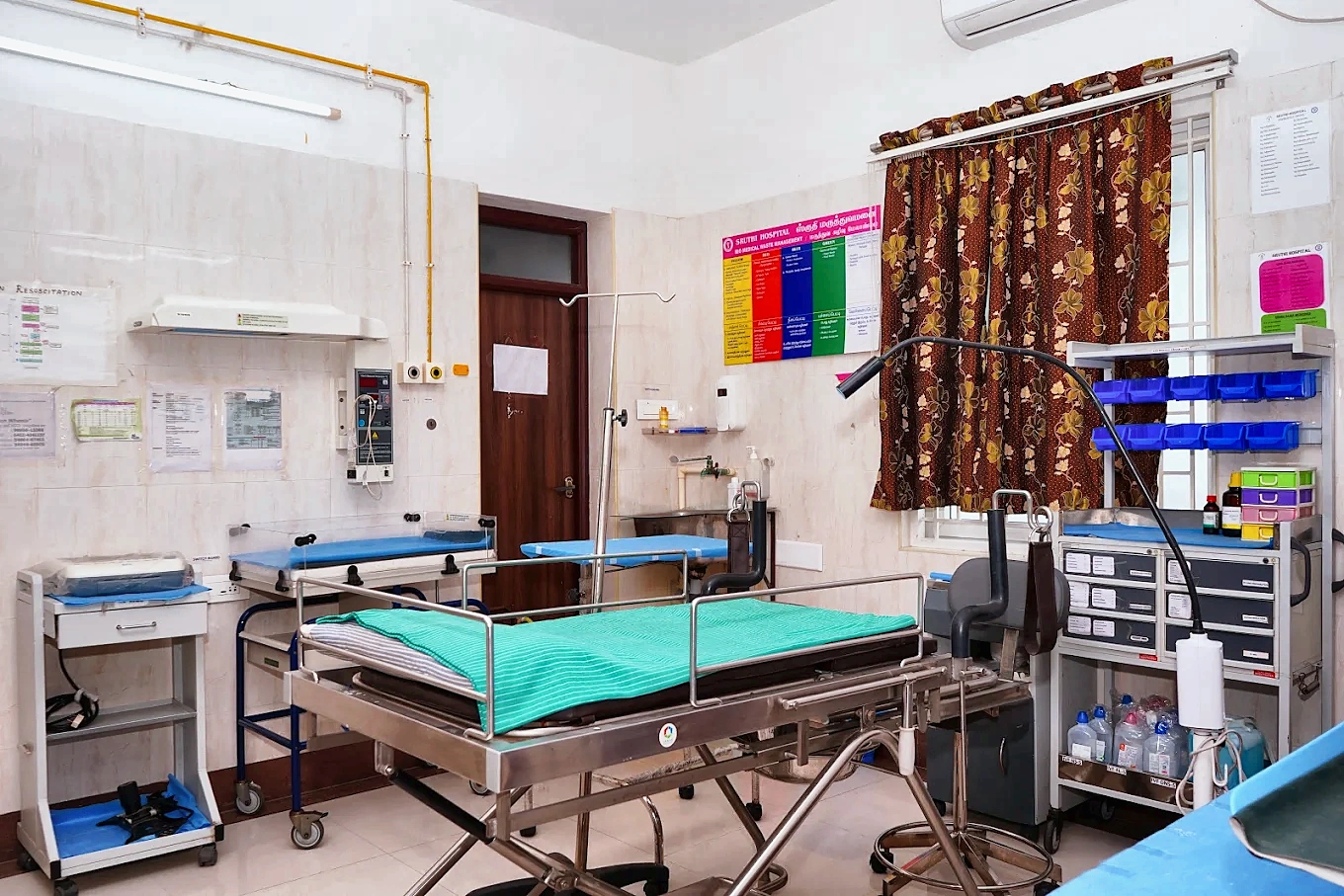 Emergency treatment room at Sruthi Hospital, Sivakasi