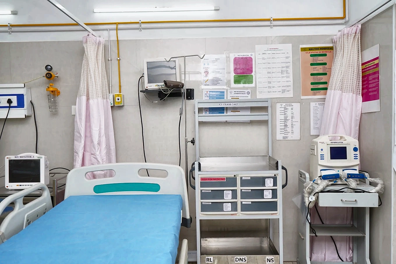 Intensive care room at Sruthi Hospital, Sivakasi
