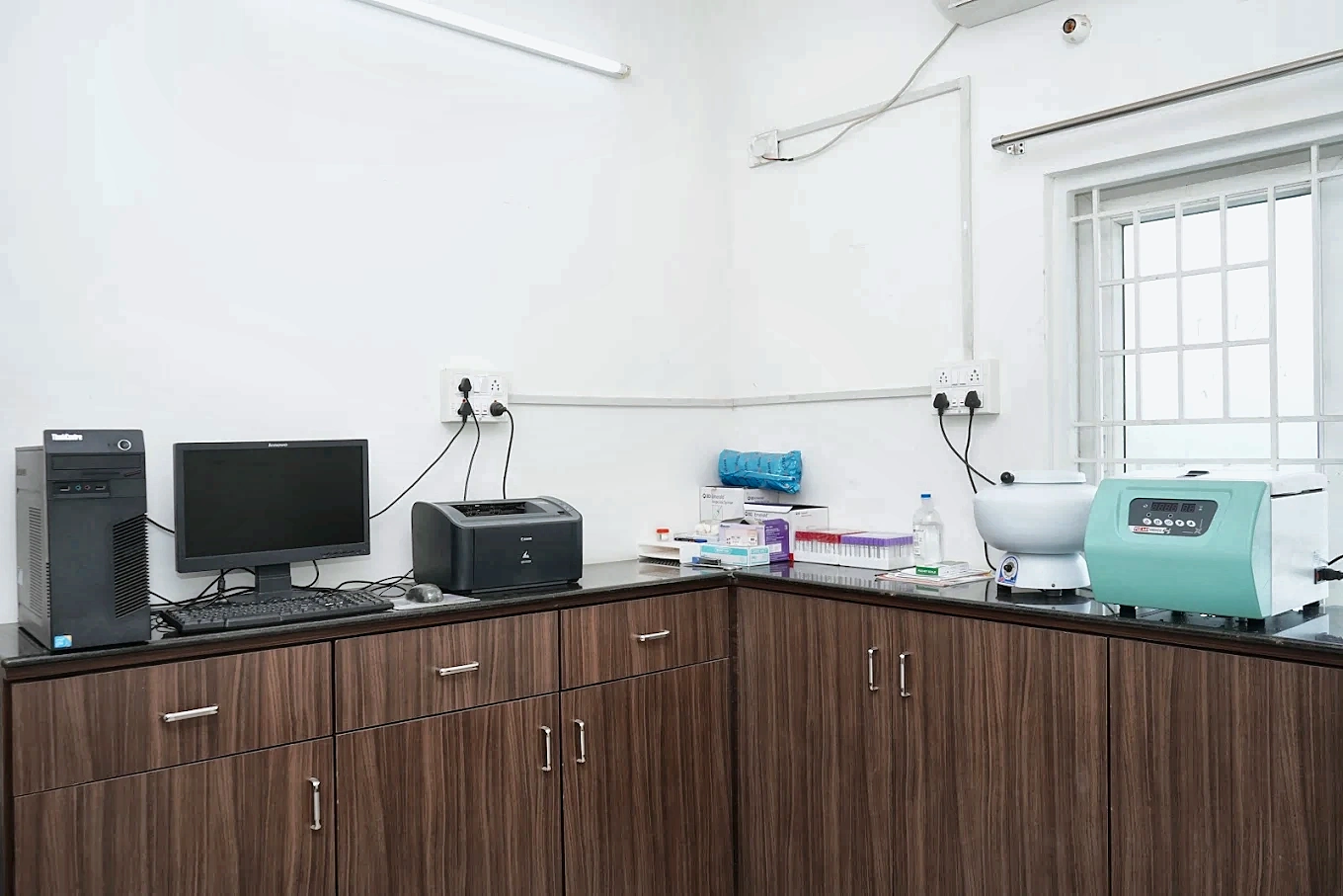 Laboratory room at Sruthi Hospital, Sivakasi
